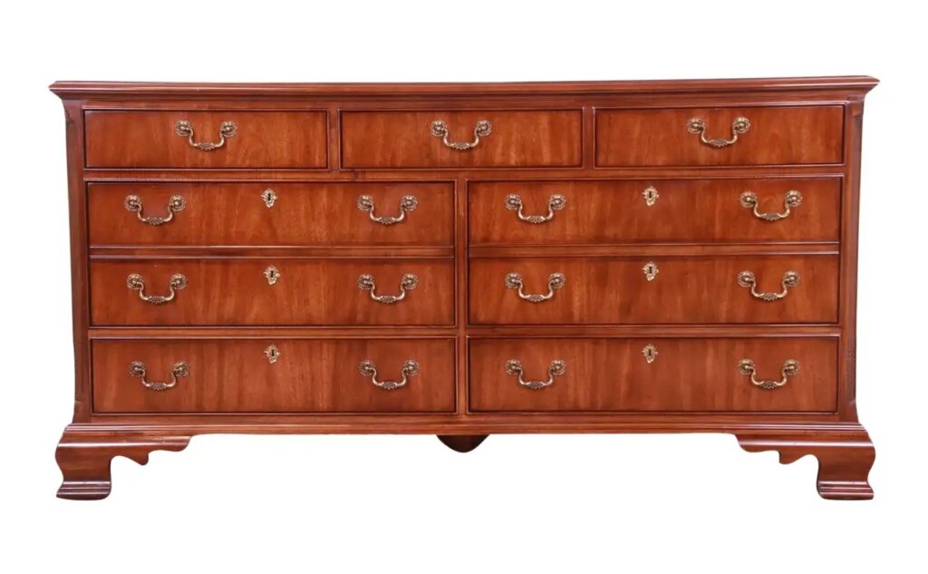 15 Best Vintage American Furniture Brands - Drexel Heritage