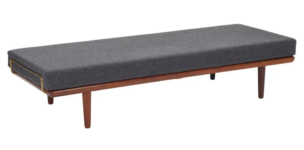 10 Best Vintage Danish Furniture Brands of the 1960s and 1970s - Hans J. Wegner Daybed